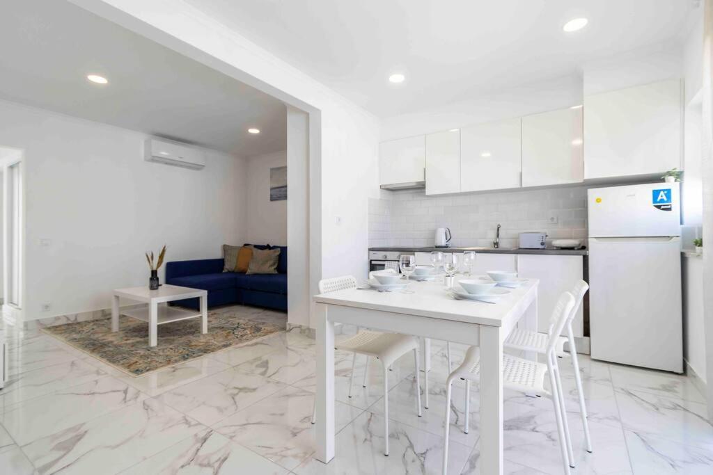 Modern Apartment Beach View Armacao de Pera Luaran gambar