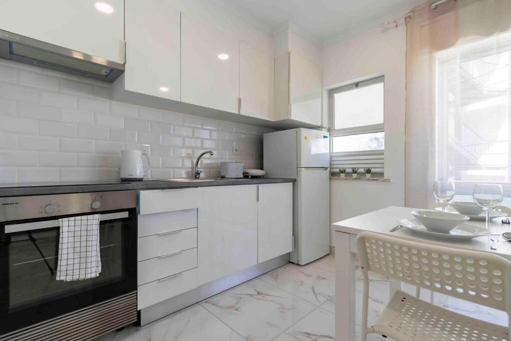 Modern Apartment Beach View Armacao de Pera Luaran gambar