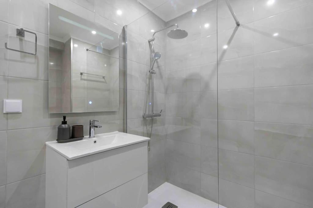 Modern Apartment Beach View Armacao de Pera Luaran gambar