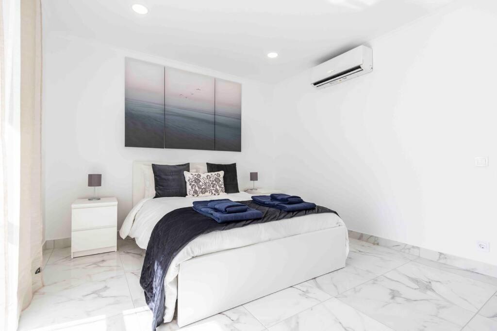Modern Apartment Beach View Armacao de Pera Luaran gambar