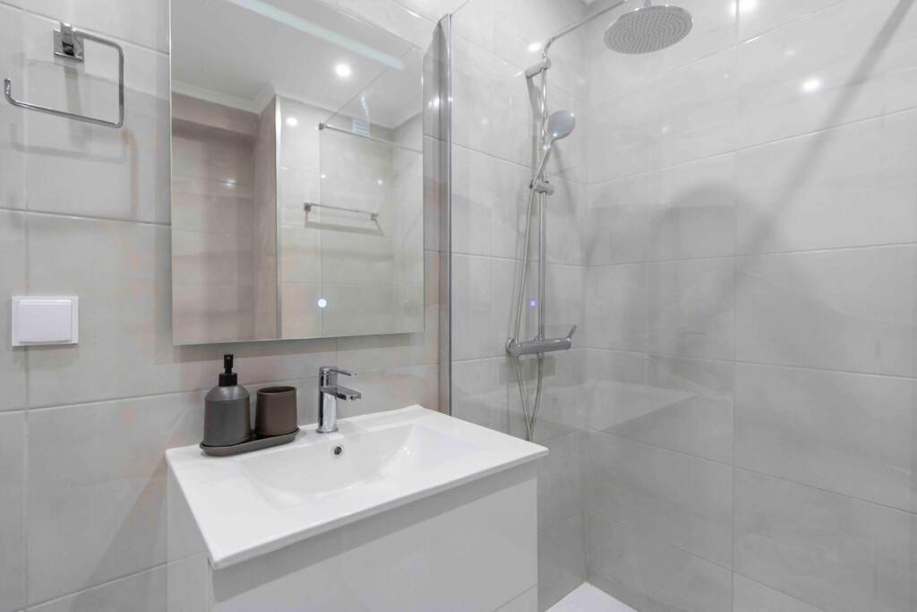 Modern Apartment Beach View Armacao de Pera Luaran gambar