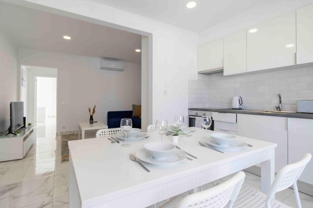 Modern Apartment Beach View Armacao de Pera Luaran gambar