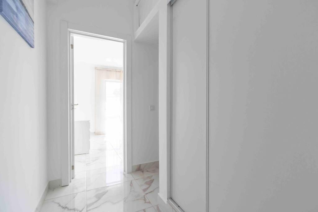 Modern Apartment Beach View Armacao de Pera Luaran gambar